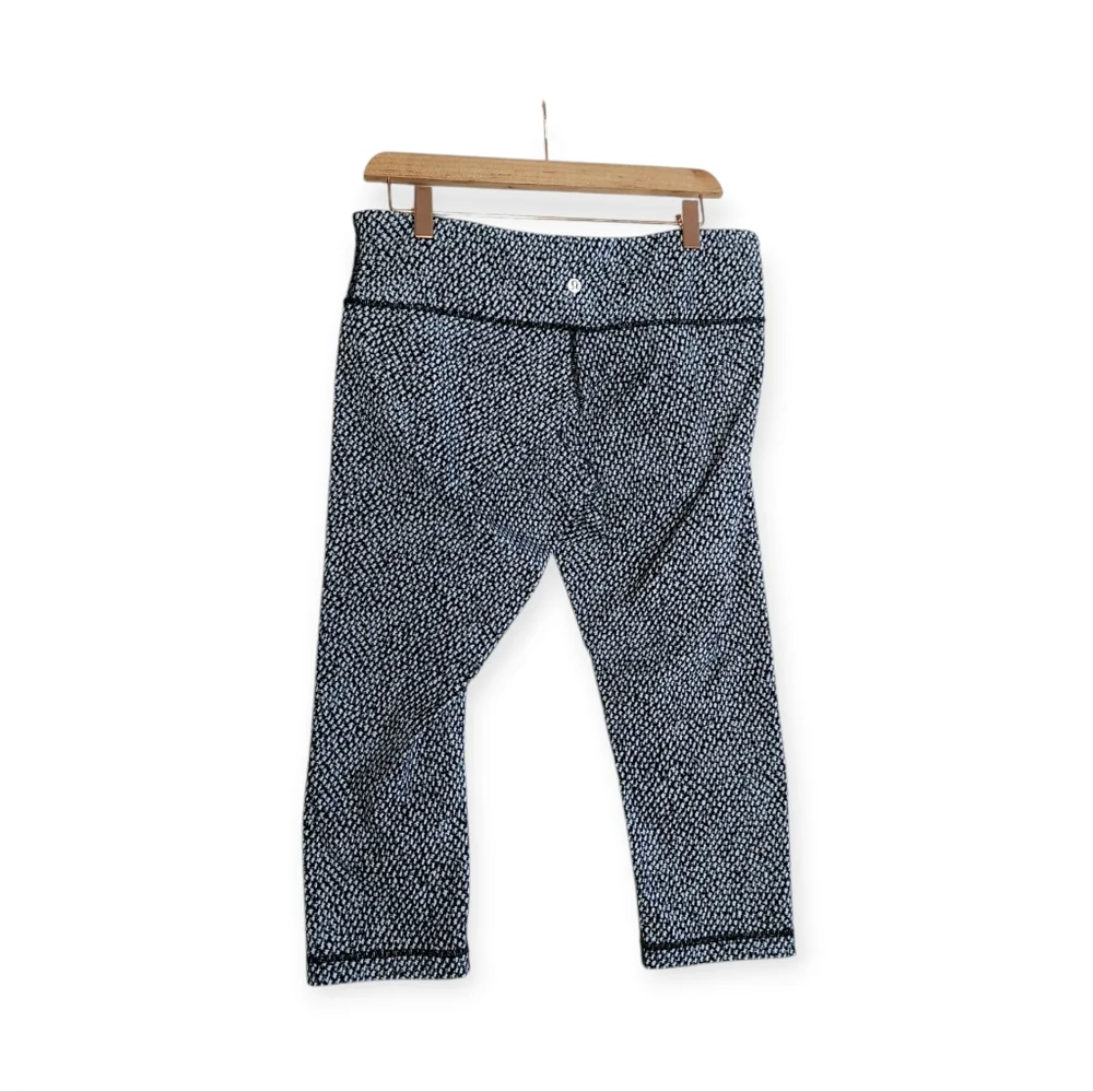 Lululemon Wunder Under Crop III Luxstreme 21in Sz12